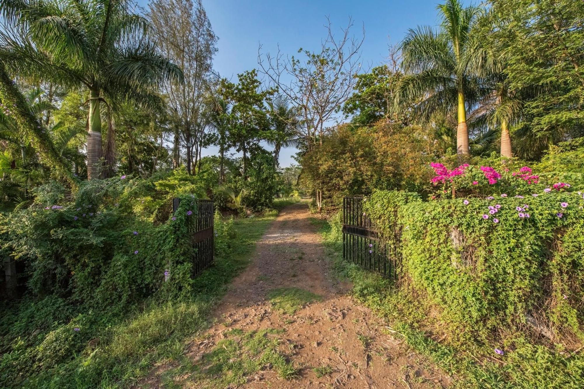 Saffronstays Lakeview Nivara - Farm Stay Villa With Private Pool Near פונה מראה חיצוני תמונה